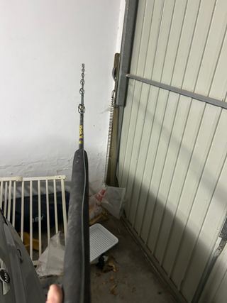 Caña y carrete de pesca para embarcación