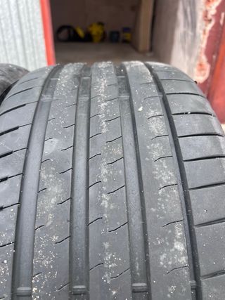 Neumáticos Bridgestone 275/45/18 dot:2022