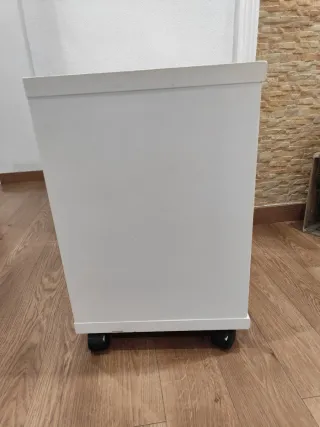 Mesita de noche 3 cajones