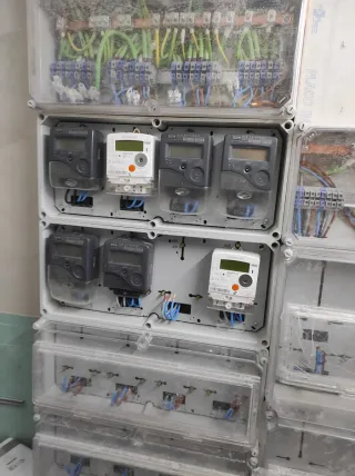 Se realizan trabajo de electricidad de emergencia