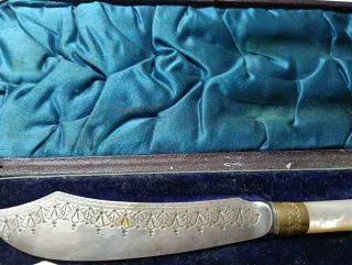 Antiguo cortapapeles de plata con nácar