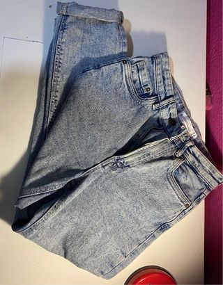 Vaqueros Stradivarius como nuevos