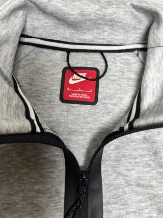 Conjunto Nike Tech Fleece Gris Nuevo