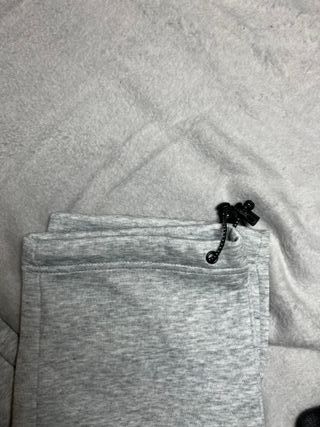 Conjunto Nike Tech Fleece Gris Nuevo