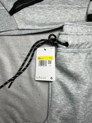 Conjunto Nike Tech Fleece Gris Nuevo