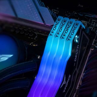 Memória RAM T-Force Delta RGB DDR5 32GB