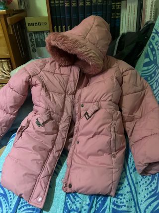 Chaqueta rosa con capucha y pelo, talla 10 años