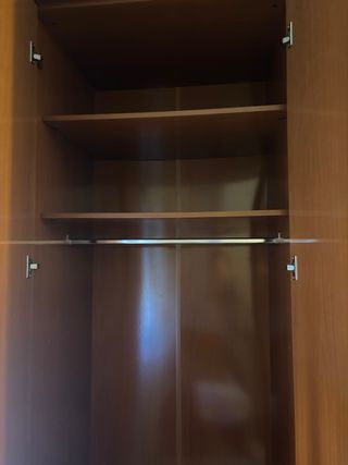 Armario madera con espejo