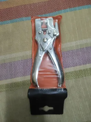 Remachadora de ojales