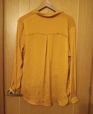 Camisa amarilla manga larga