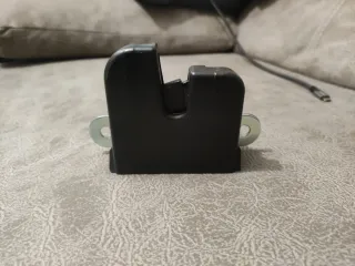 Cerradura Maletero VW Golf Mk5 Mk6 Passat B7