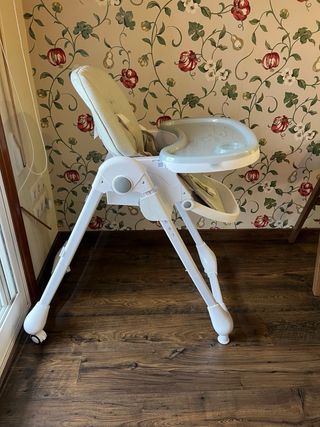 Trona de bebé color gris