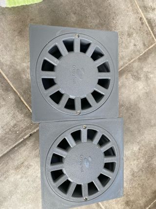 2 Rejillas de Drenaje Cuadradas Grises