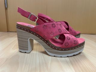 Sandalias Refresh tacón floral T41