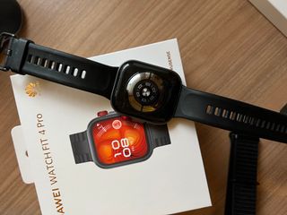 Huawei Watch Fit 4 Pro + Freebuds SE 2 + correa