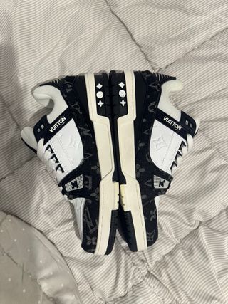 Zapatillas Louis Vuitton Negras y Blancas