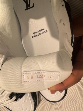 Zapatillas Louis Vuitton Negras y Blancas