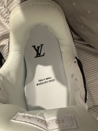 Zapatillas Louis Vuitton Negras y Blancas