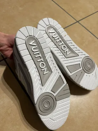 Scarpe Louis Vuitton grigie e bianche