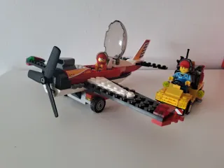 Lego Avión de Carreras y Coche de Servicio 60019