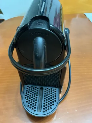 Cafetera Nespresso DeLonghi Negra