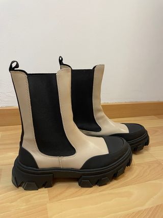 Botines beige y negro talla 41