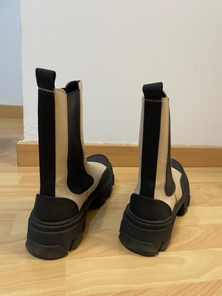Botines beige y negro talla 41