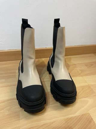 Botines beige y negro talla 41