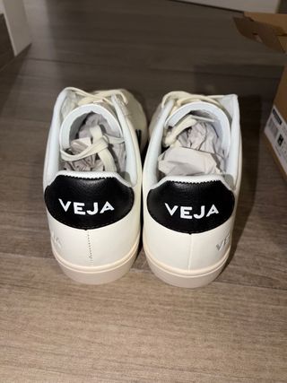 Zapatillas Veja Blancas y Negras nuevas a estrenar