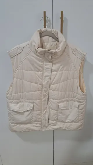 Chaleco acolchado beige