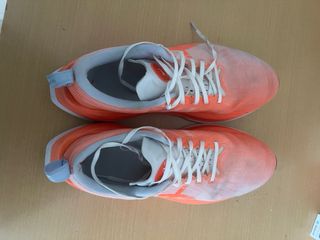 Asics Superblast Naranja/Rosa  Tiene unos 50km