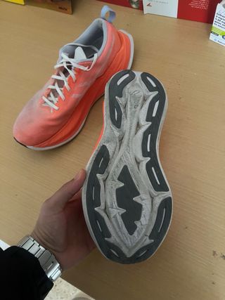Asics Superblast Naranja/Rosa  Tiene unos 50km