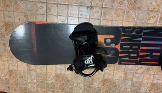 Tabla de Snowboard Negra con Fijaciones