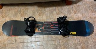 Tabla de Snowboard Negra con Fijaciones