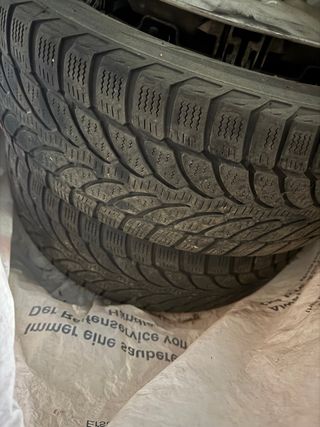 4 Llantas de acero Audi con Neumáticos de nieve