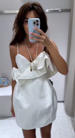 Vestido volumen volante