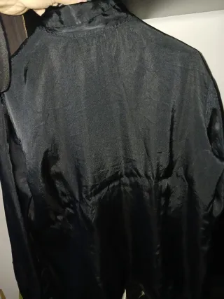 Camisa negra elegante, talle M pero talla como S