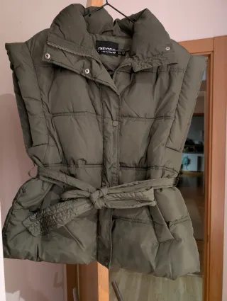 Chaleco acolchado PIECES verde militar Talla S