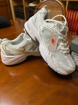 New Balance 530 Mujer Talla 39.5 Gris/Blanco