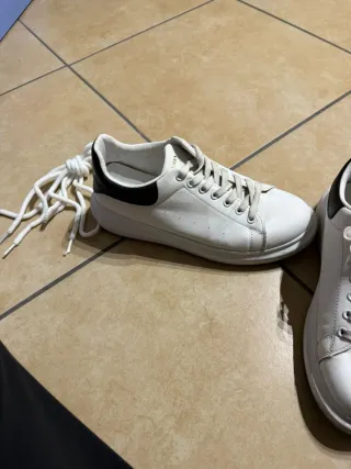 Scarpe Alexander McQueen bianche e nere