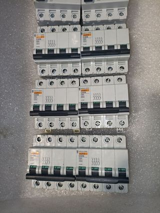 12- MERLÍN GERIN 63A