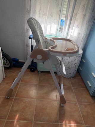 Trona infantil con cojín estampado