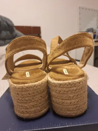 Sandalias Corina Beige/Marrón