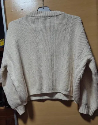 Jersey SHEIN blanco talla M.