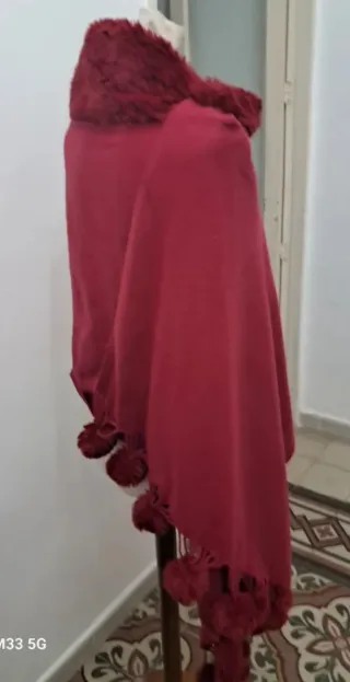 Sciarpa vintage con pomponi e pelliccia