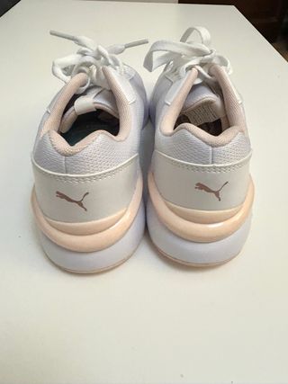 Zapatillas Puma Blancas y Rosas