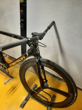 Bicicleta de carbono estilo fixie