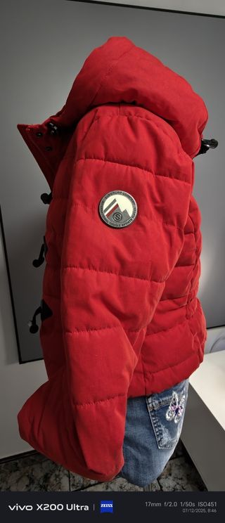 Chaqueta roja acolchada mujer