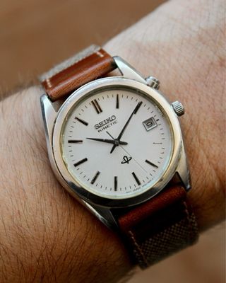 Reloj Seiko Kinetic Plata y Marrón