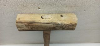 Martello in legno artigianale antico